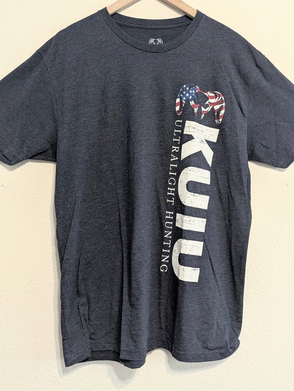 KUIU Shirt Mens 2XL Blue Ultralight Hunting Graphic Tee Short Sleeve USA Flag